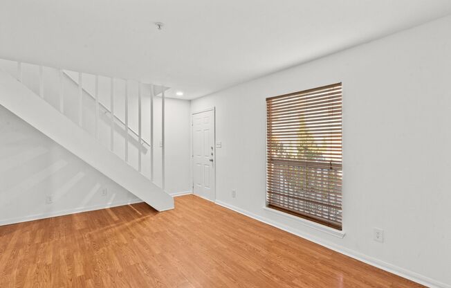 1 bed, 1 bath, 595 sqft, $1,050, Unit #285