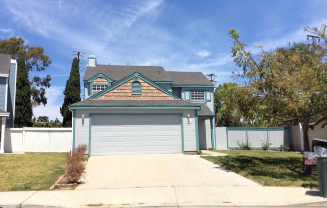 East Ventura spacious 4 bedrooms with one bedroom downstairs