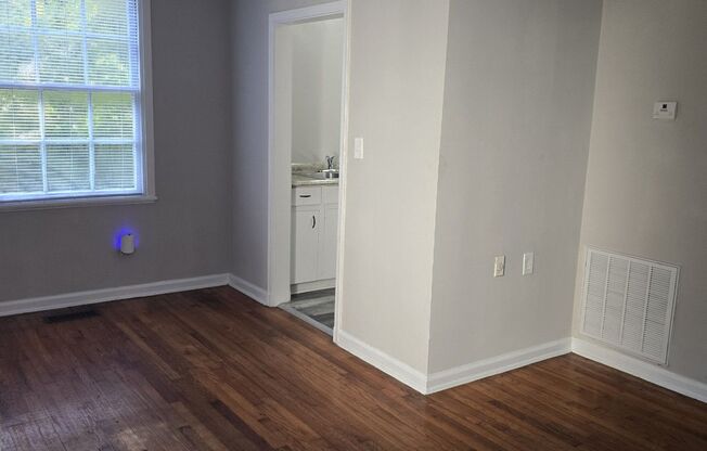 1 bed, 1 bath, $925, Unit 4A