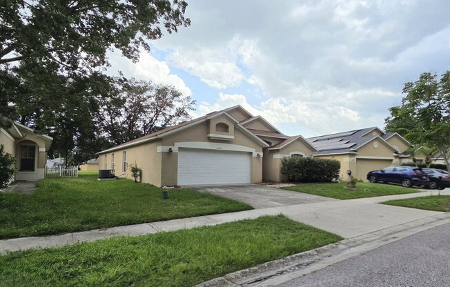 13912 VALLEYBROOKE LN