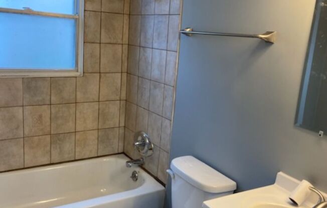 3 beds, 1 bath, $1,050