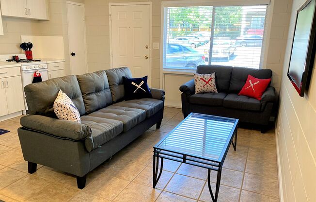 PENSACOLA ARMS: One Bedroom Apartments in the Heart of FSU's Campus