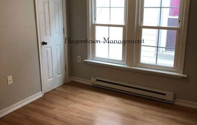 2 beds, 1 bath, $1,400