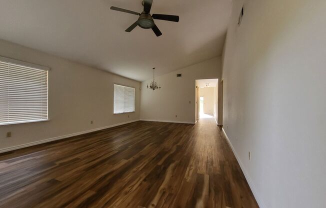 Beautiful Carriage Hills Home!!