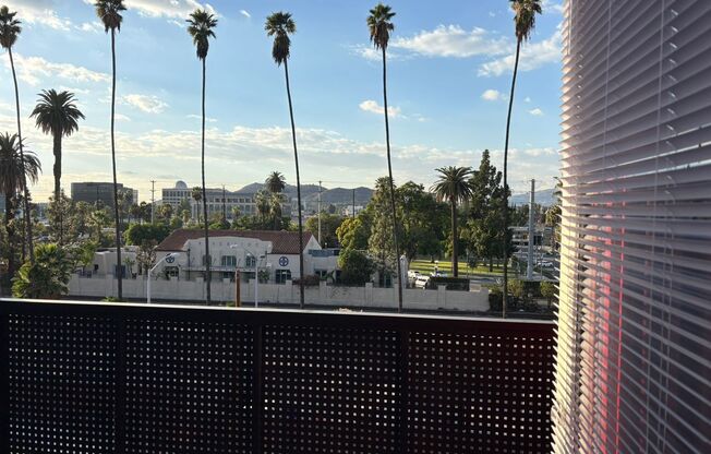 2 beds, 2 baths, 890 sqft, $2,615, Unit 410