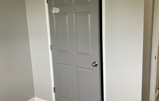 1 bed, 1 bath, 500 sqft, $1,100, Unit 41-B