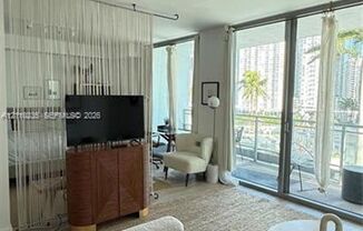90 SW 3rd St cu-1114, Miami, FL 33130
