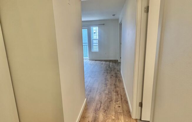 Beautiful 1 bed Condo + garage parking in desired Lower Queen Anne! Available Now!
