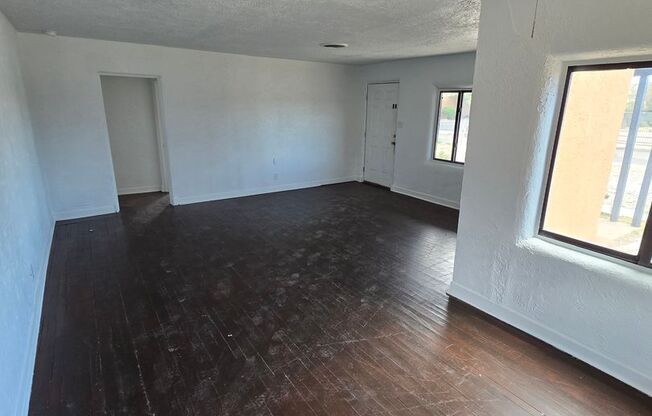 2 beds, 1 bath, $1,700