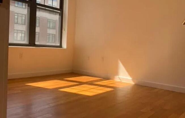 1 bed, 1 bath, $3,700, Unit 2J