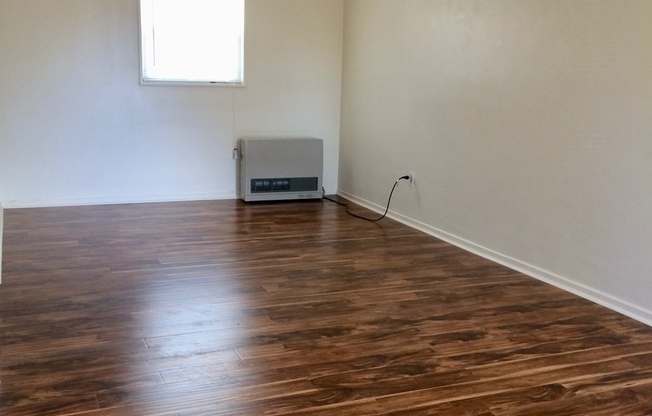 Studio, 1 bath, 352 sqft, $1,000, Unit #4