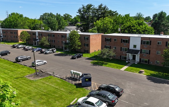 Meadowbrook Apartments