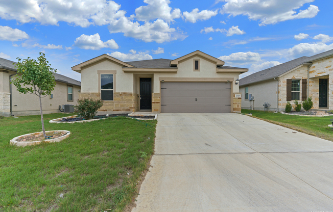 2415 VERONA WAY