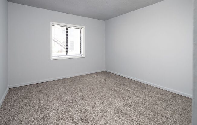 3 beds, 2 baths, 950 sqft, $1,300