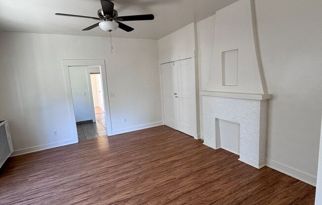 1 bed, 1 bath, $2,000, Unit 2252 1/2