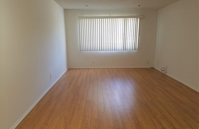 1 bed, 1 bath, $1,795, Unit 102