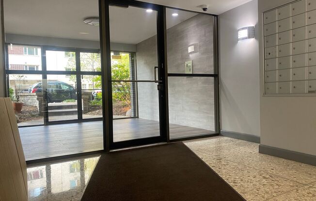 1 bed, 1 bath, 700 sqft, $1,600, Unit 421-#202