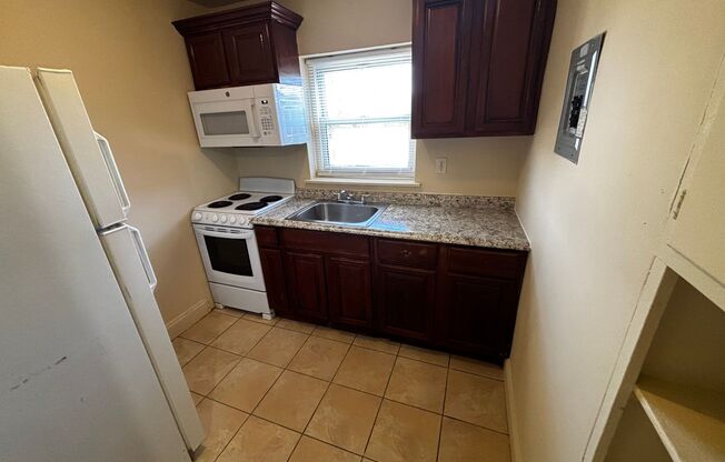 1 bed, 1 bath, $955, Unit 0023BTH