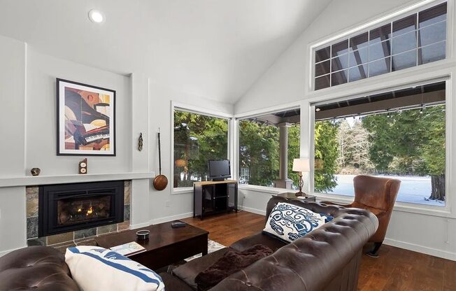 9032 Gleneagle Dr - Semiahmoo