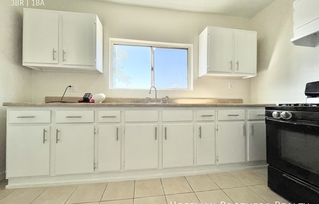 625 W VERNON AVE