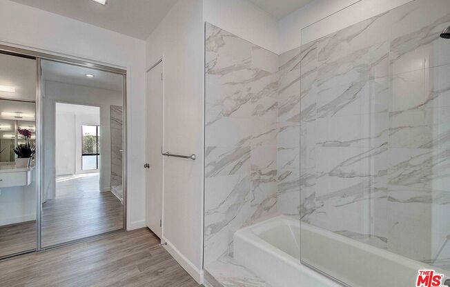 2324 S BEVERLY GLN BLVD