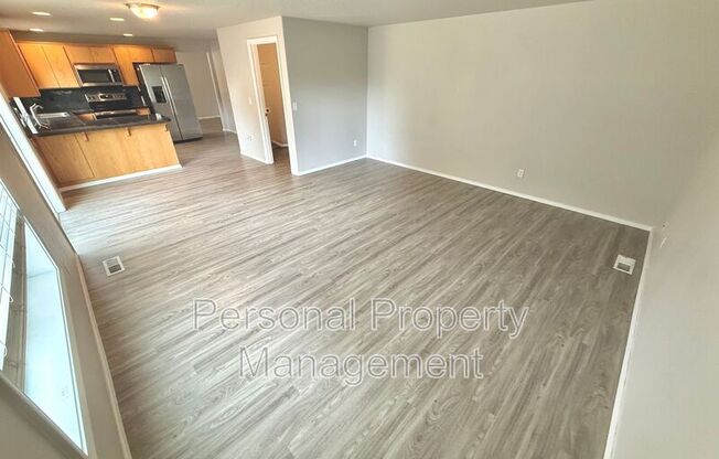2411 N HERON DR