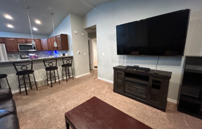 3108 MOONBEAM CIR S