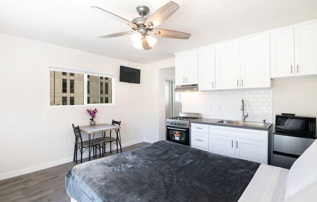 Studio, 1 bath, 126 sqft, $1,237.5, Unit 124