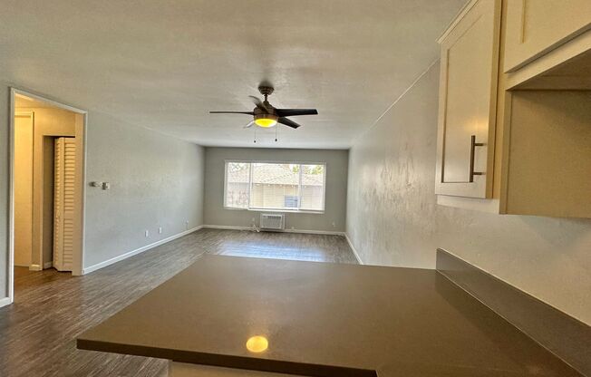 1 bed, 1 bath, 636 sqft, $1,995, Unit 4471-201