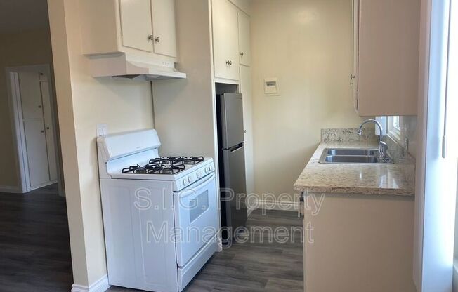 526 E Windsor Rd.
