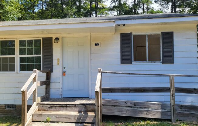 Two Bedroom duplex Available for Rent in Lancaster SC!