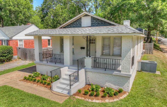 Freshly renovated 3 bed 2 bath home near The University of Memphis