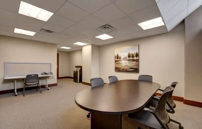 Avenir Conference Room Apartments for rent Milwaukee, Wisconsin