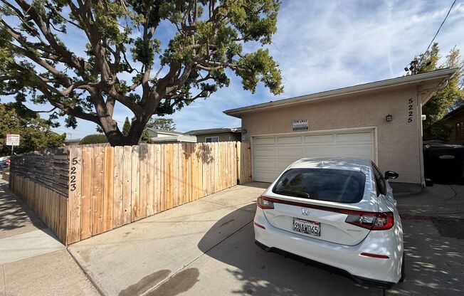 5223 5225 E FLS VW DR