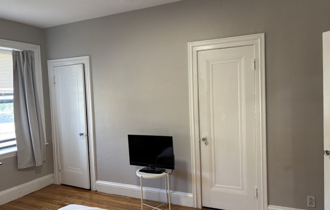 2 beds, 1 bath, 720 sqft, $2,600, Unit 21
