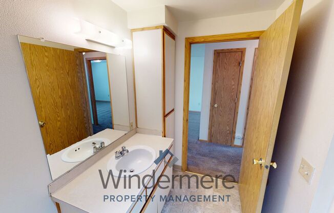 2 beds, 1 bath, 828 sqft, $1,095, Unit 71