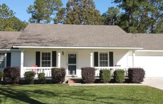Charming 3 Bedroom Home with Spacious Yard in Valdosta, GA