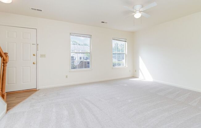 3 Bedroom Townhome in Lee's Hill!