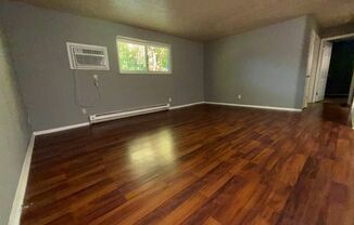 2 beds, 1 bath, $895, Unit 3