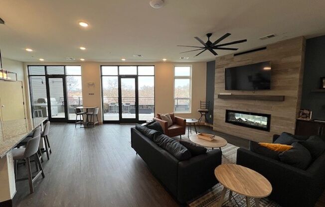 1 bed, 1 bath, 789 sqft, $1,750, Unit 307