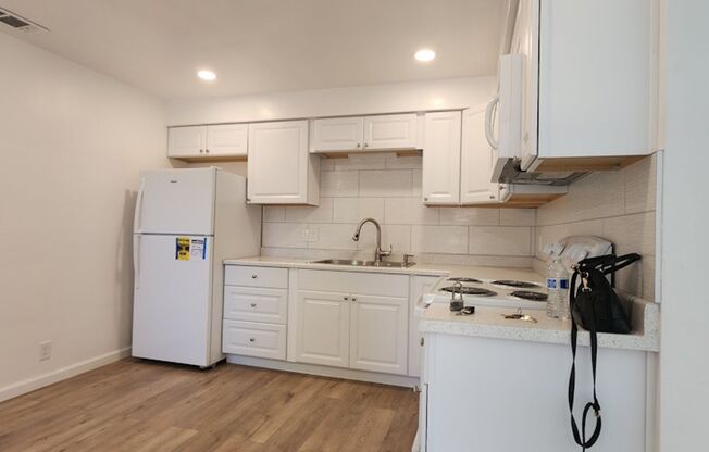 Large and Lovely Fully Renovated 2 Bedroom 1 Bath Duplex Woodbridge CA