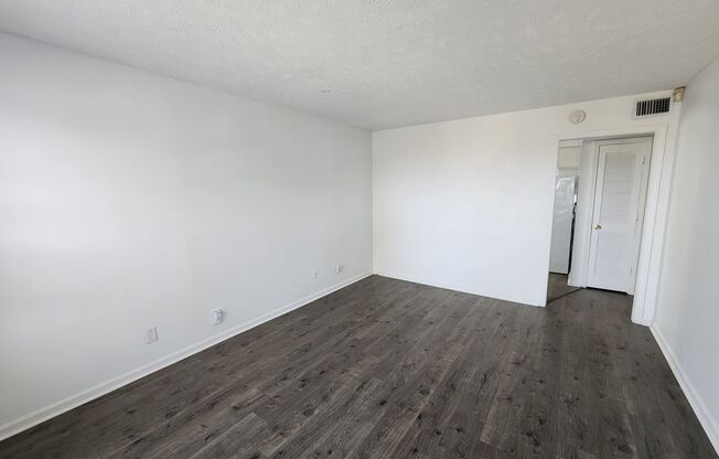 2 beds, 1 bath, $1,425