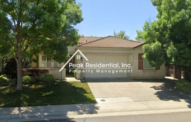 Wonderful 3bd/2ba Elk Grove Home with 2 Car Garage