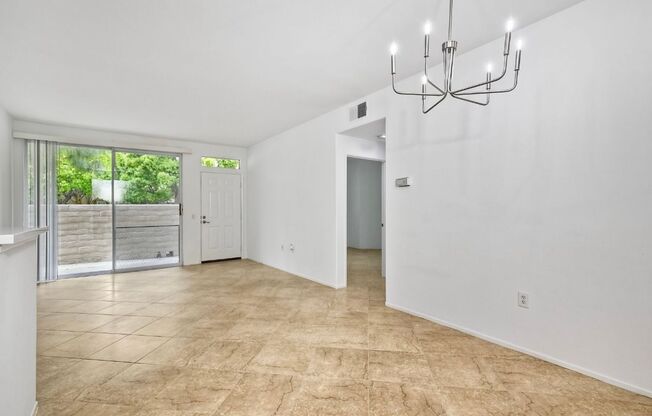 Newly Remodeled - Stunning 2 Bedroom, 2 Bath Single Level Unit In Palermo