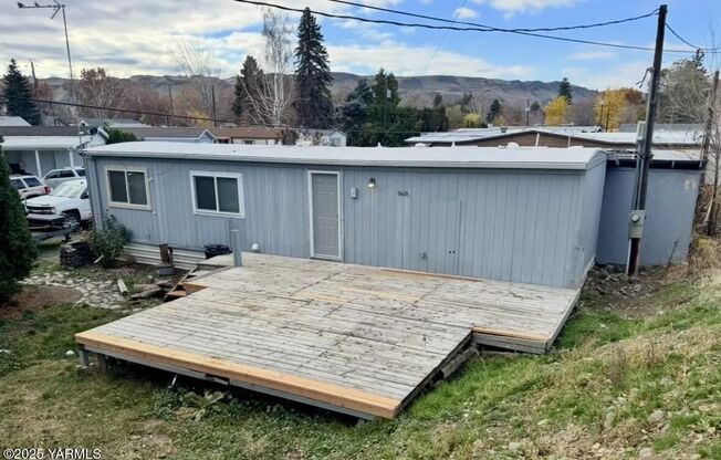 Naches Mobile Court