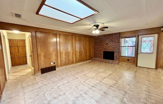 3904 Woodbury Court, Arlington, TX 76017