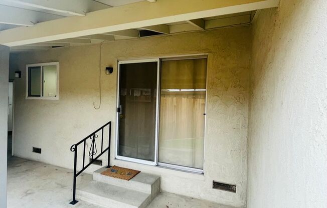 2 beds, 1 bath, 985 sqft, $1,895, Unit 8357001001