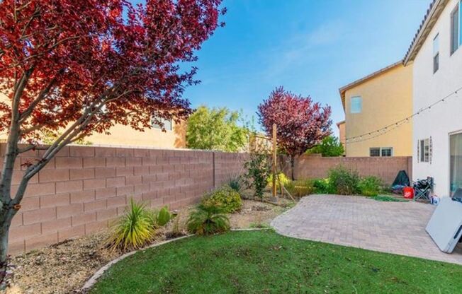 Mountains Edge home with full bedroom and bathroom downstairs