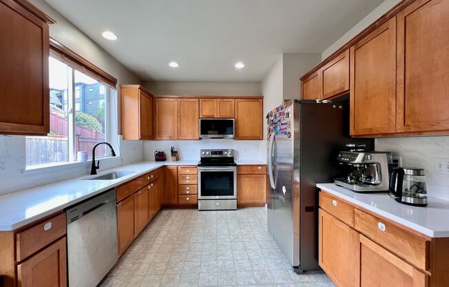 Beautiful 4BR | 2.5BA Home on Cul-de-Sac in Issaquah Highlands Top Schools & Prime Location
