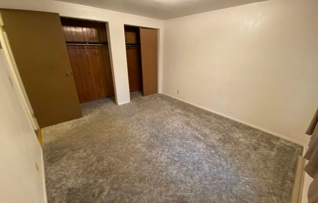 2 beds, 1 bath, 750 sqft, $725